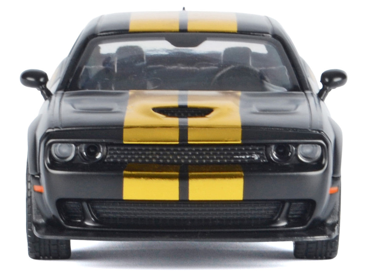 Motormax 1:24-2018 Dodge Challenger SRT Hellcat Widebody (Black/Gold) MM79201