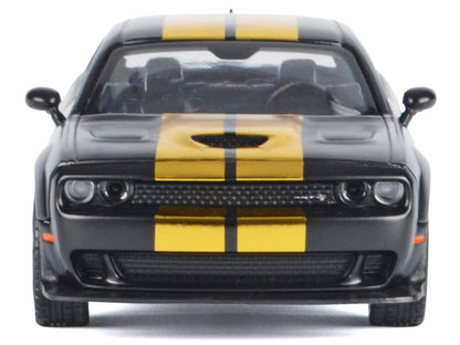 Motormax 1:24-2018 Dodge Challenger SRT Hellcat Widebody (Black/Gold) MM79201