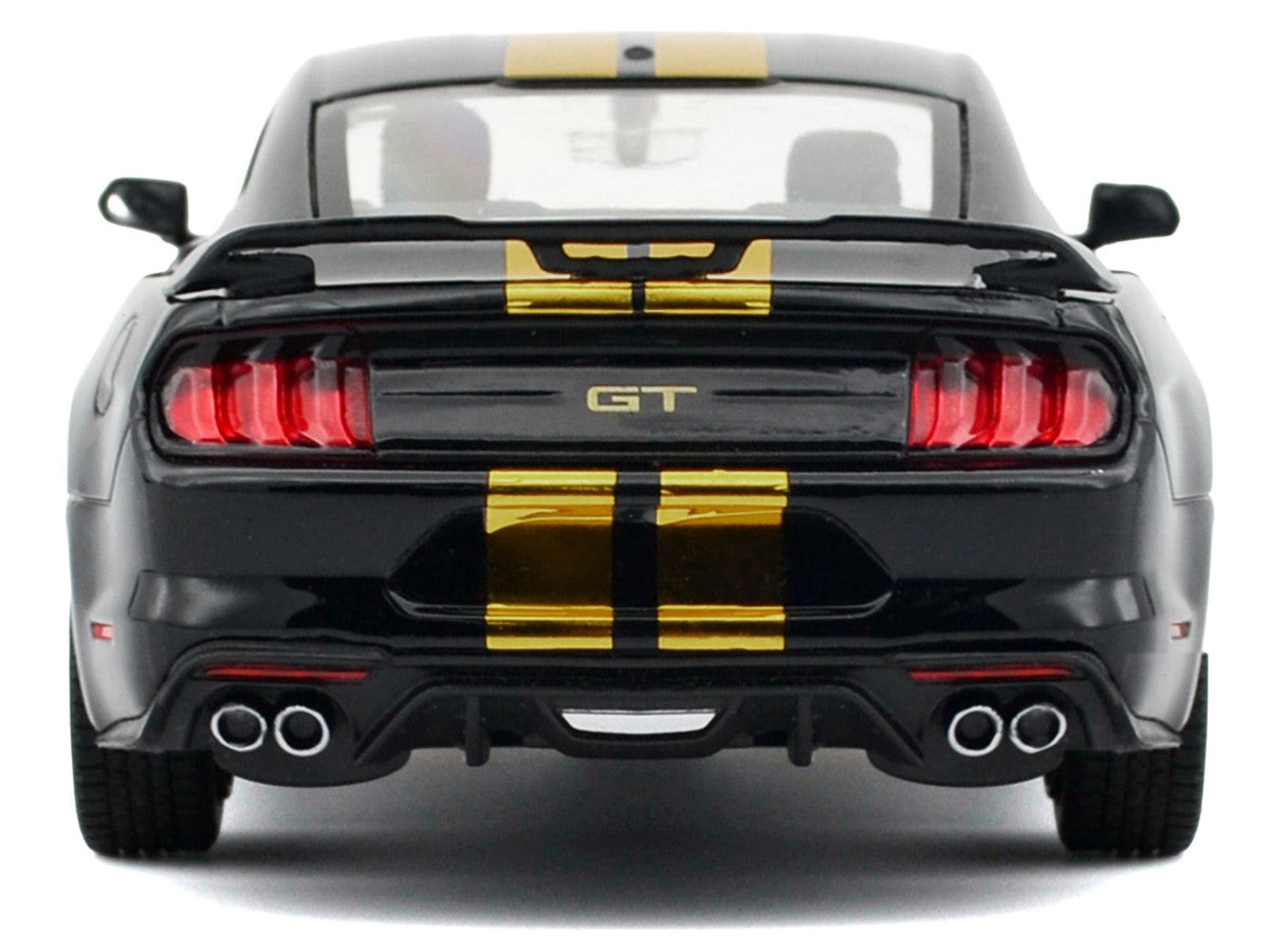 Motormax 1:24-2018 Ford Mustang GT 5.0 (Black/Gold) MM79204