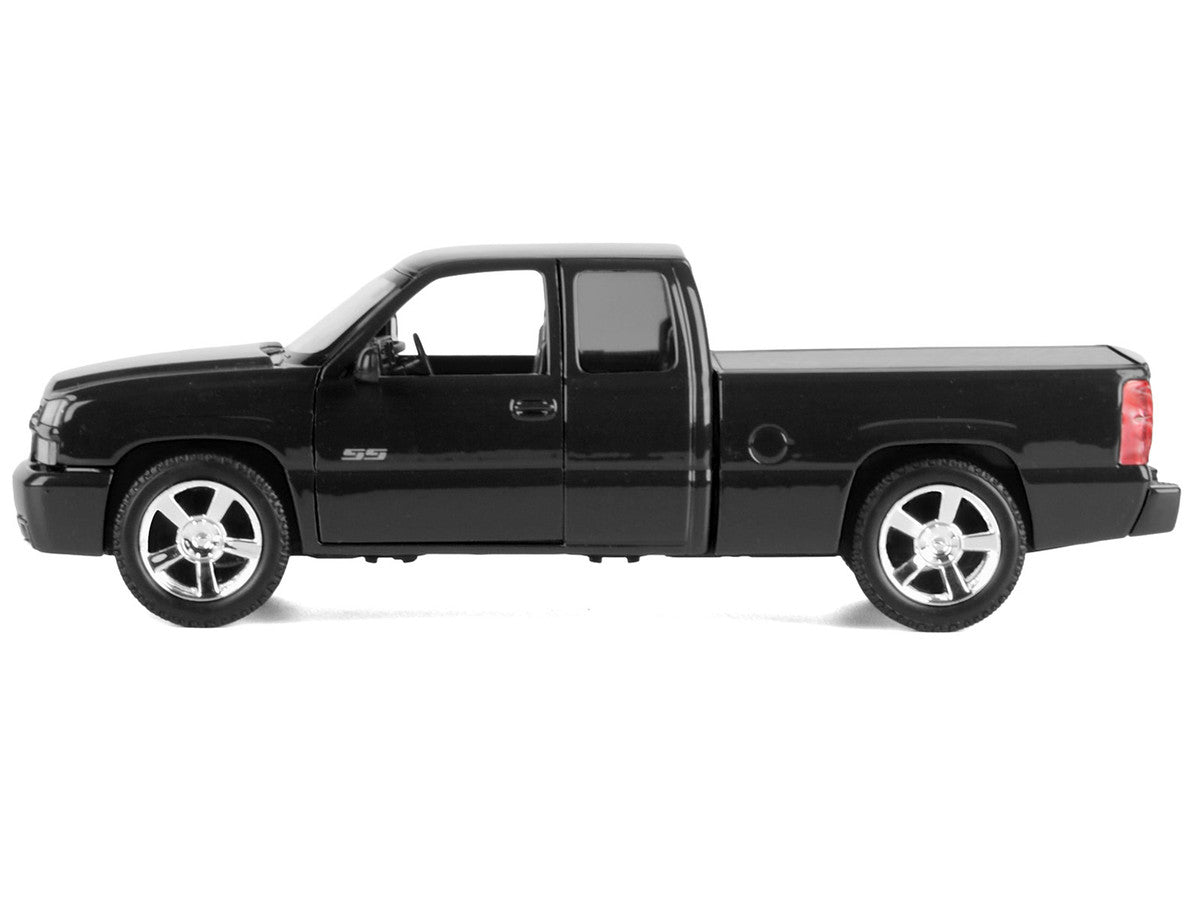 2006 Chevrolet Silverado SS – Black