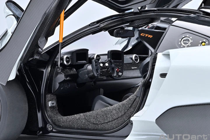 AUTOart 1:18 McLaren Senna GTR – Blanc Silica – AA81953