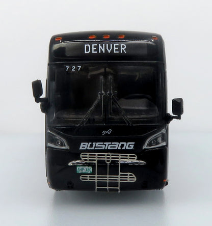 Autobus MCI D4520 Coach Bustang 1:87 — Iconic Replicas 87-0650