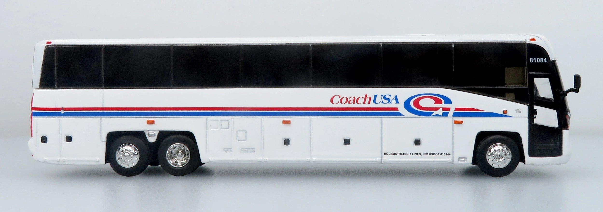 Autobus MCI D4520 Coach Coach USA 1:87 — Iconic Replicas 87-0652