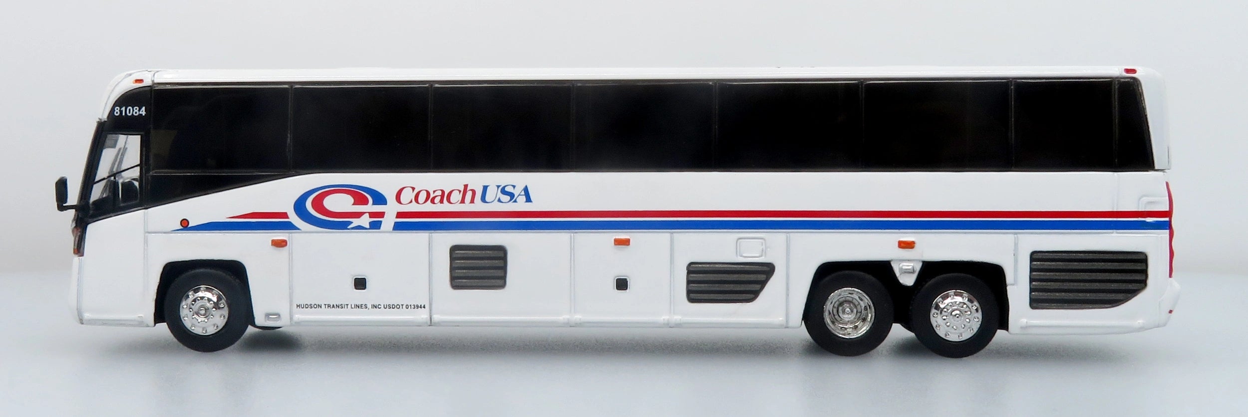 Autobus MCI D4520 Coach Coach USA 1:87 — Iconic Replicas 87-0652