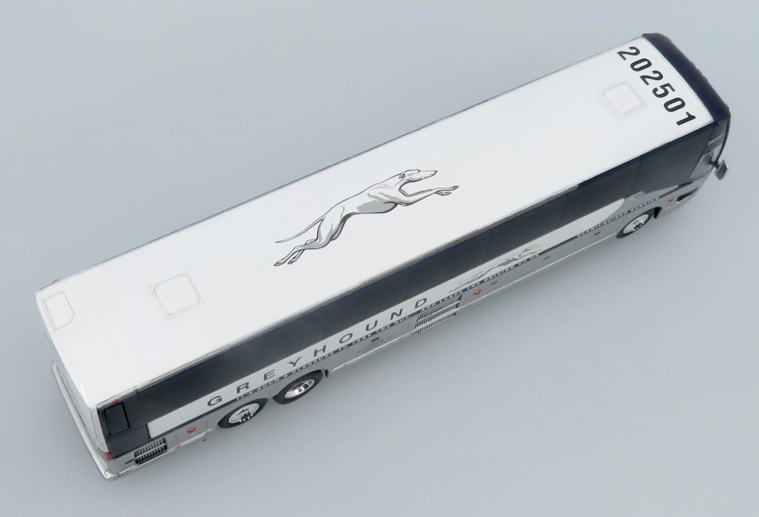 Prevost H3-45 Coach Greyhound Scenicruiser Vintage Livery 1:87 — Iconic Replicas 87-0659
