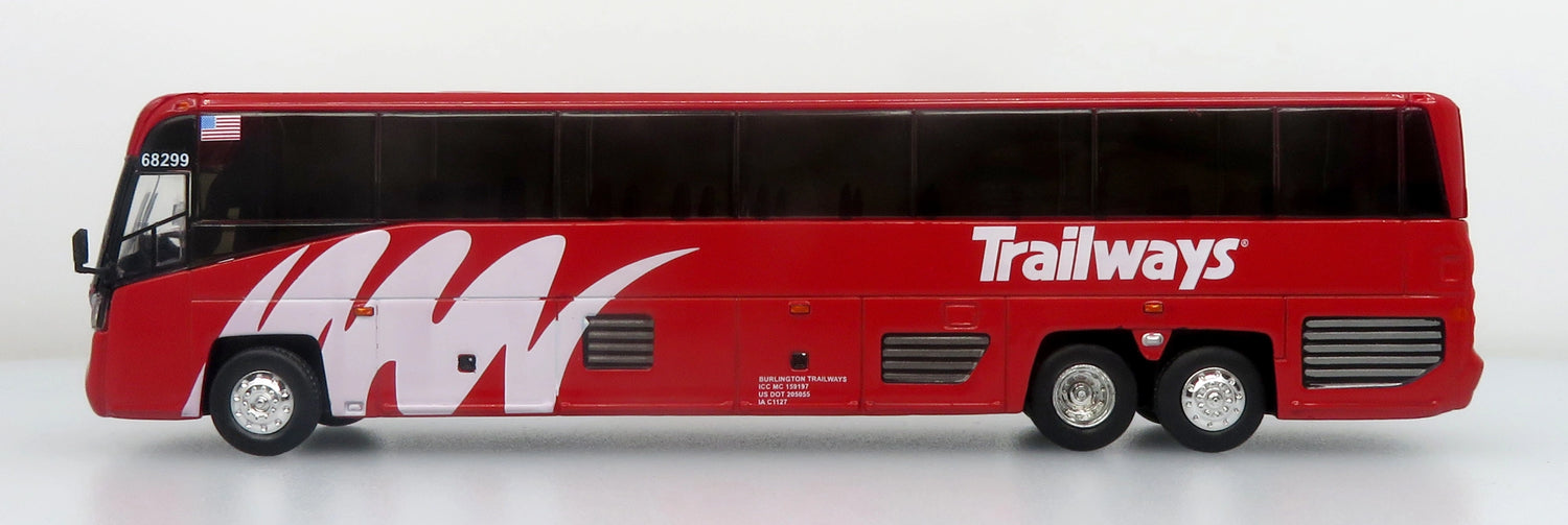 Autobus MCI D4520 Coach Burlington Trailways 1:87 — Iconic Replicas 87-0661