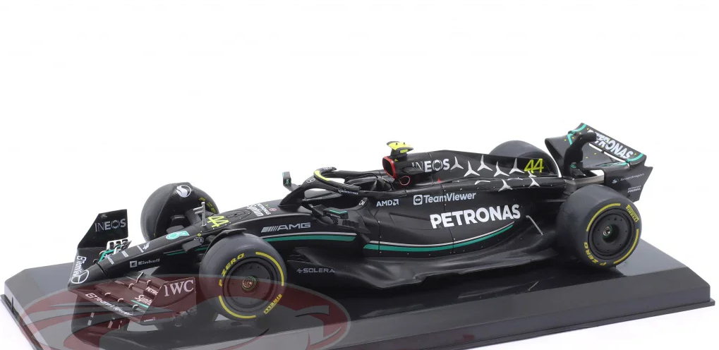 Premium Collectibles 1/24 - Lewis Hamilton Mercedes-AMG F1 W14 