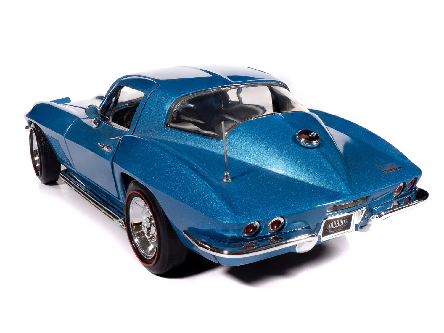 1967 Chevrolet Corvette Stingray Light Metallic Blue – American Muscle 1:18 – AMM1376/06