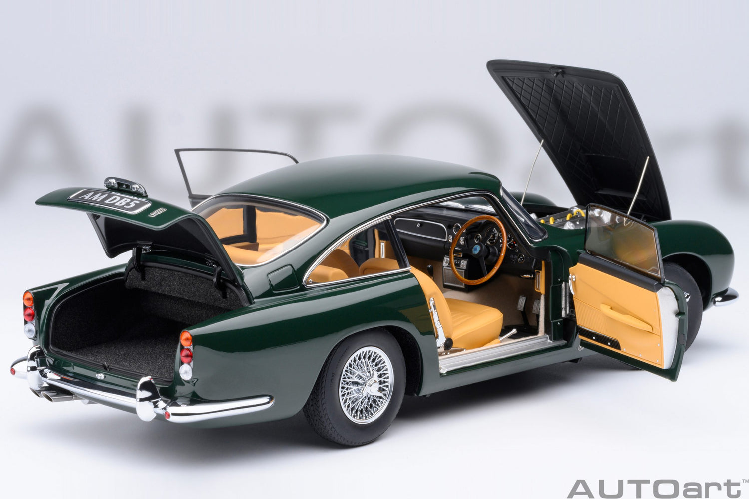 Aston Martin DB5 (British Racing Green)