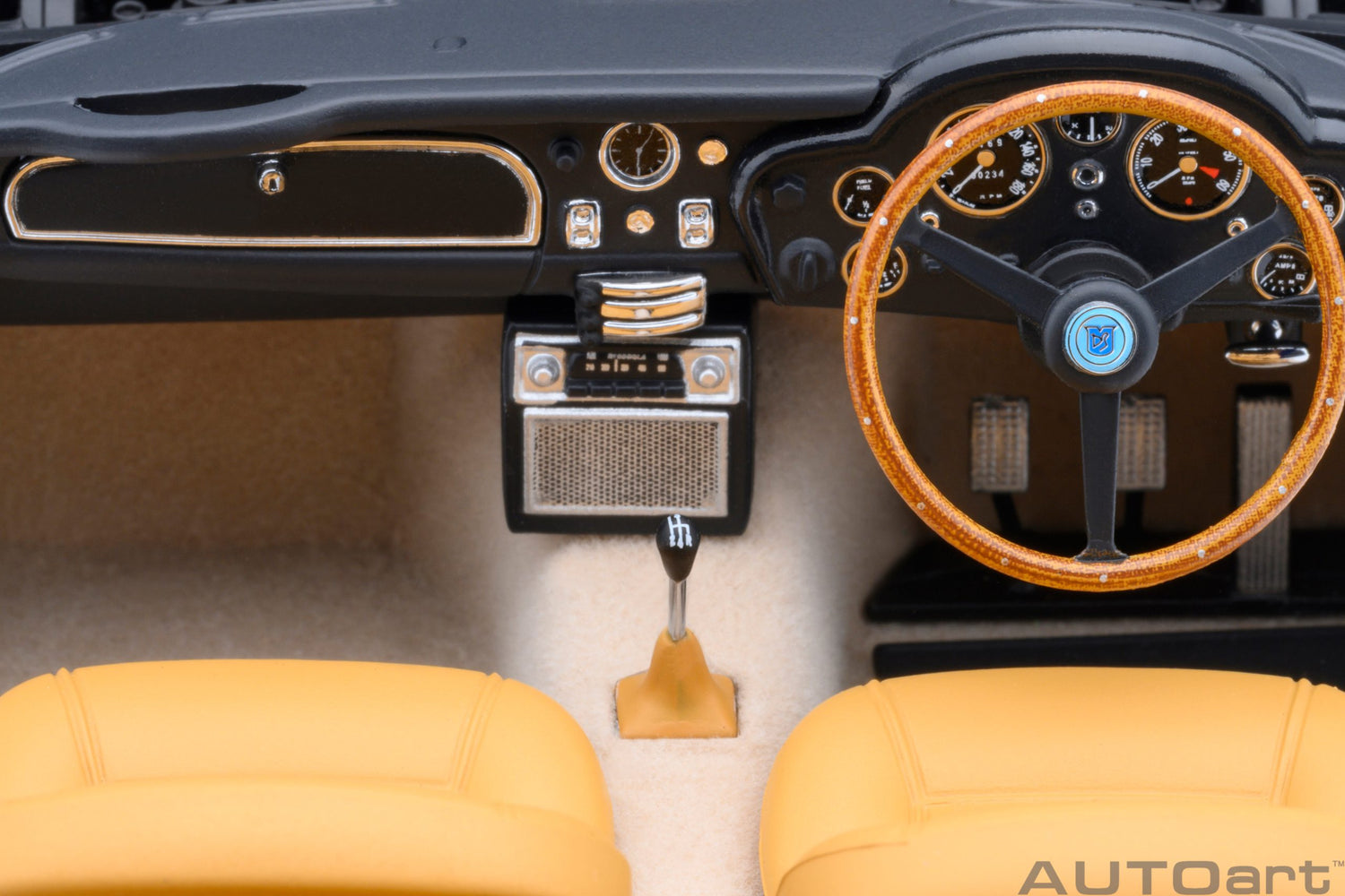 Aston Martin DB5 (British Racing Green)