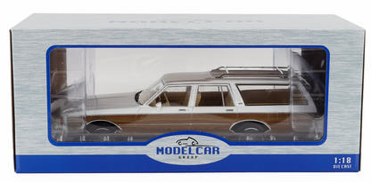 MCG 1/18"-Chevrolet Caprice Estate Wagon (blanc avec panneaux imitation bois)