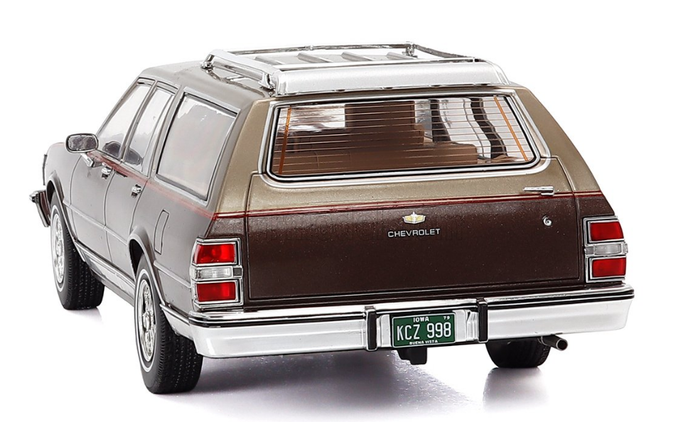 MCG 1/18"-Chevrolet Caprice Estate Wagon (Beige w/Wood Grain)
