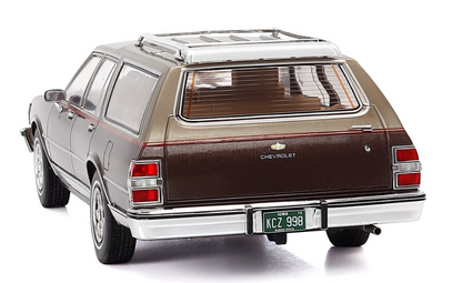 MCG 1/18"-Chevrolet Caprice Estate Wagon (Beige w/Wood Grain)