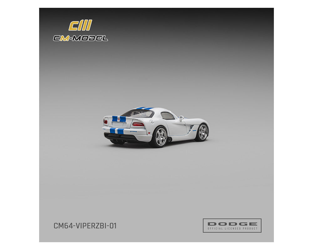 (PRE-ORDER 2026) Dodge Viper ZBI Stone White avec bandes bleues - CM Model 1:64 - CM64-VIPERZBI-01