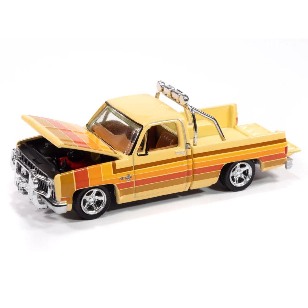 Autoworld 1:64-1981 Chevrolet Silverado Fleetside Custom Lowered 1:64 Beige AWSP191