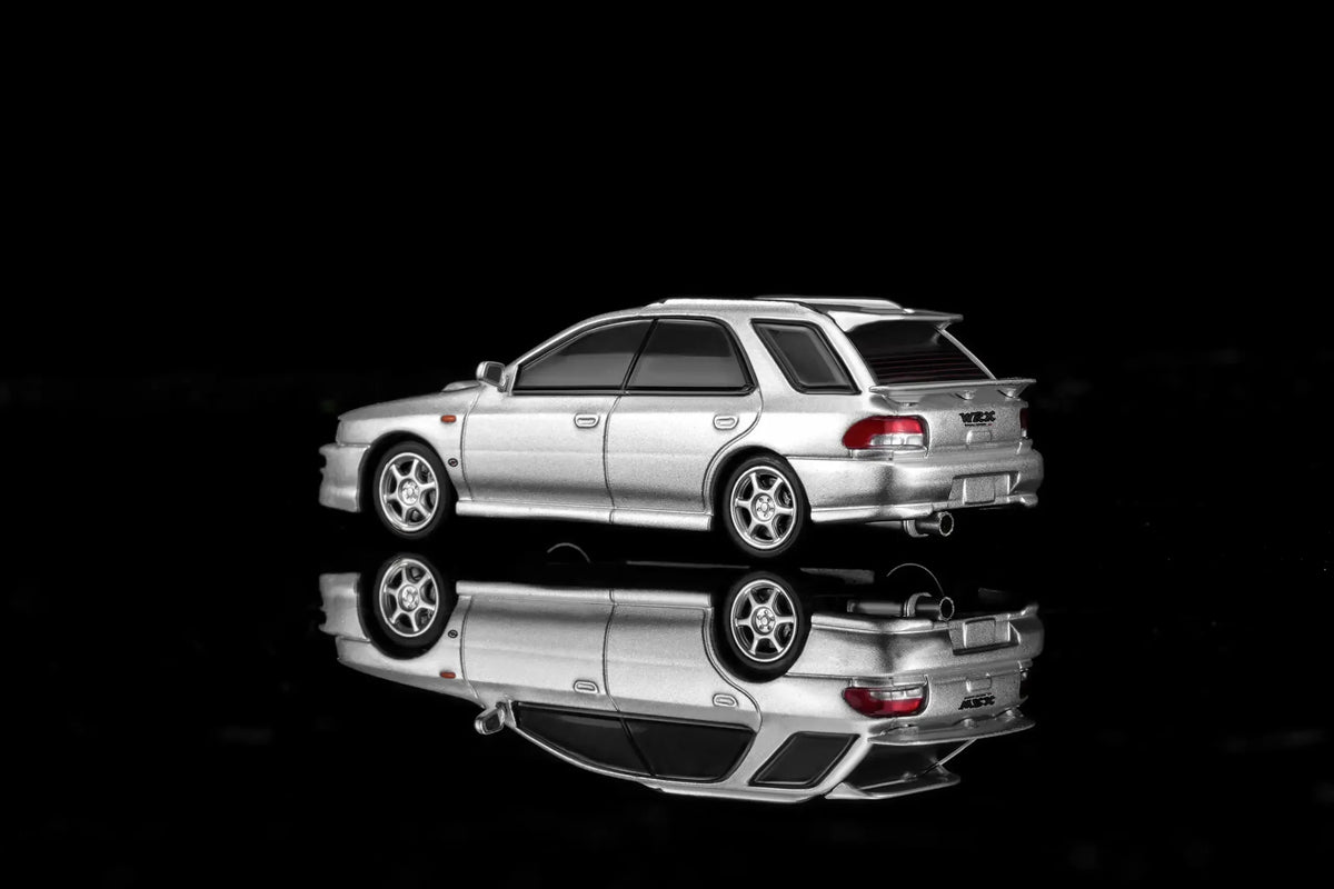 Motorhelix 1:64 Subaru Impreza Wagon WRX STi Ver. VI – Arctic Silver Metallic – M67103