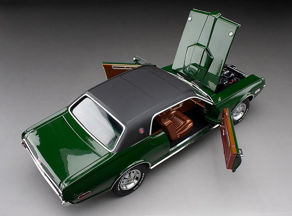 (PRE-ORDER HIVER/WINTER 2025) Mercury Cougar XR7G 1968