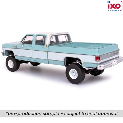 (PRE-0RDER 2025) 1978 Chevrolet Silverado K30 Crew Cab Fleetside Lifted - Light Blue and Frost White (1:64)