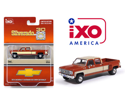 IXO America 1:64 1975 Chevrolet K30 Crew Cab Dually – Grecian Bronze / Santa Fe Tan – IA64019