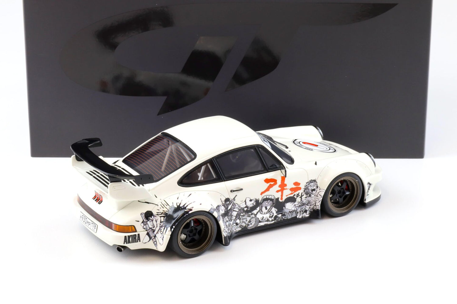 GT SPIRIT- Porsche 911 RWB Rauh-Welt Akira 2024 Glacier white
