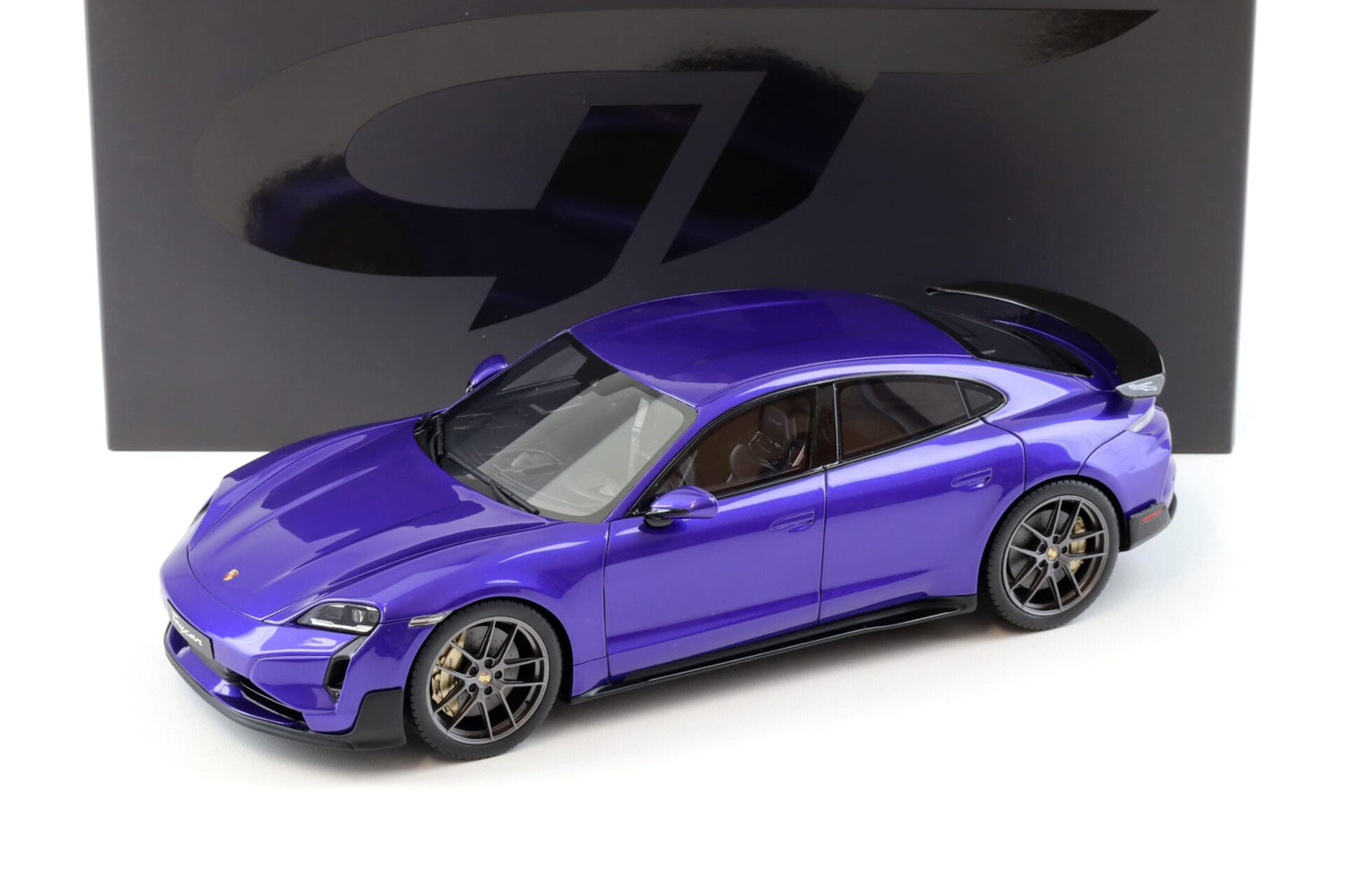 PORSCHE TAYCAN TURBO GT PURPLE SKY METALLIC 202