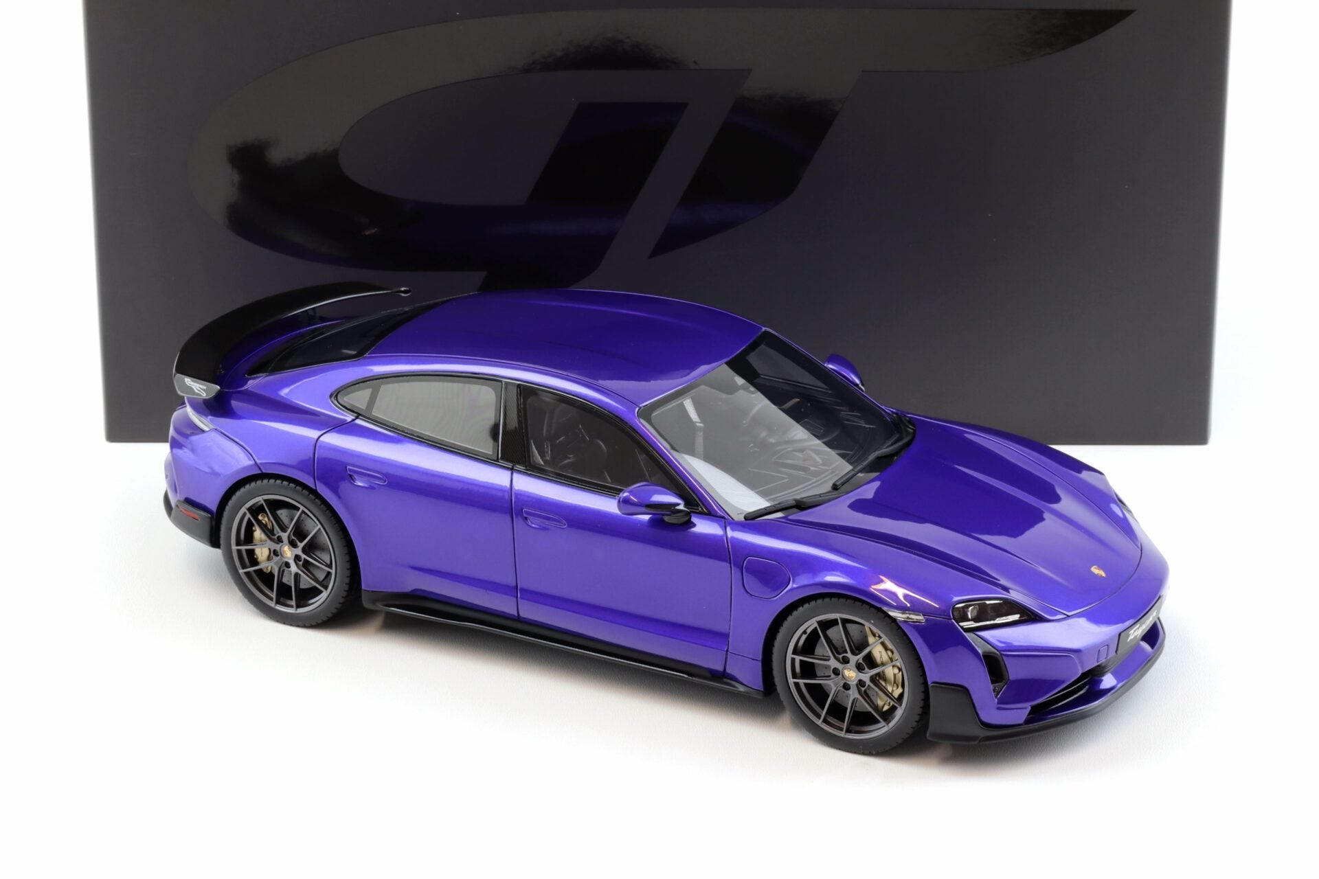 PORSCHE TAYCAN TURBO GT PURPLE SKY METALLIC 202