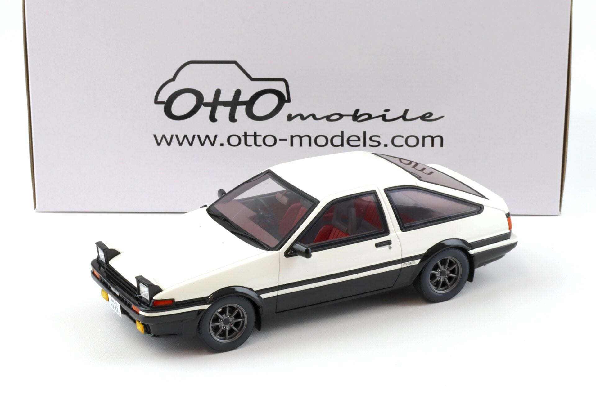 OTTO MODELS=Toyota Sprinter Trueno AE86 white 1985
