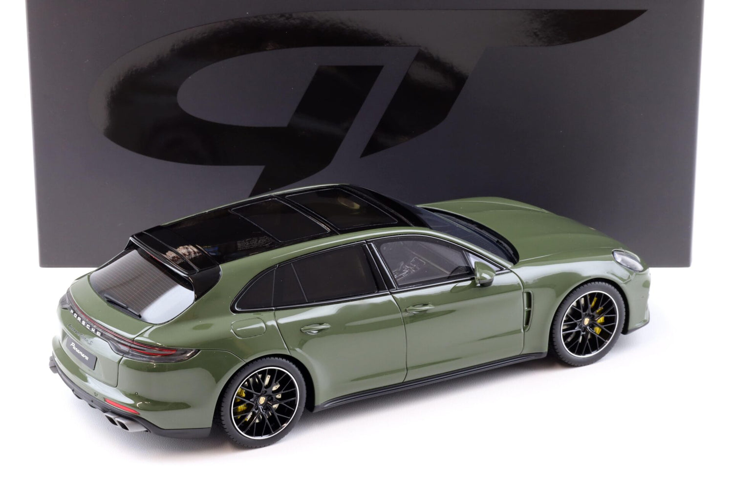 GT SPIRIT-Porsche Panamera Turbo S Sport Turismo Nato olive 2021