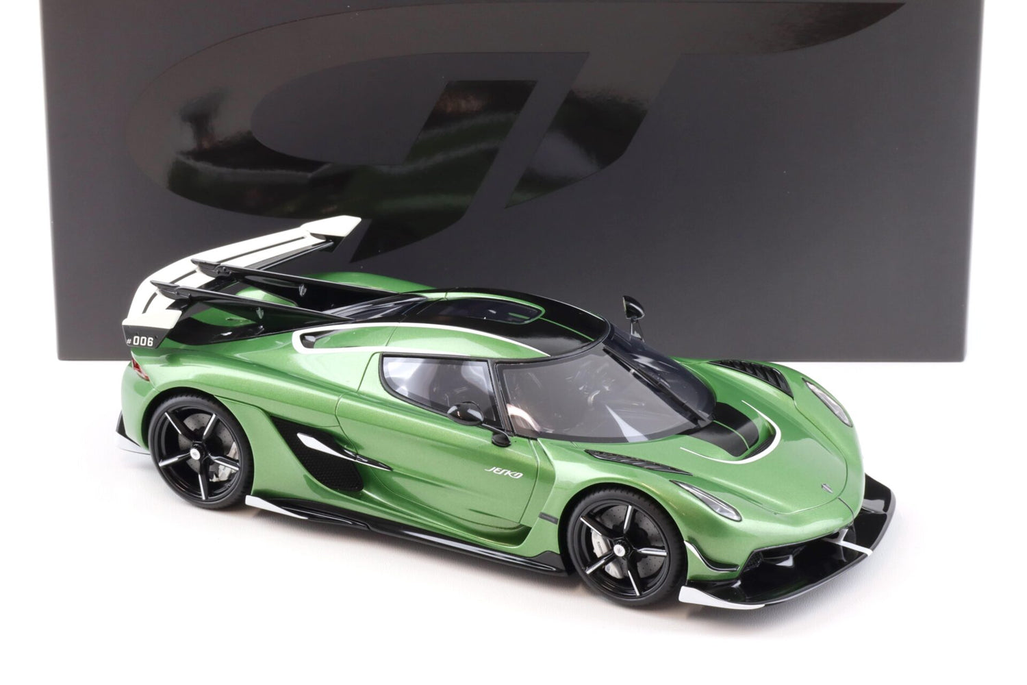 GT SPIRIT-Koenigsegg Jesko Plus 2024 pearl green