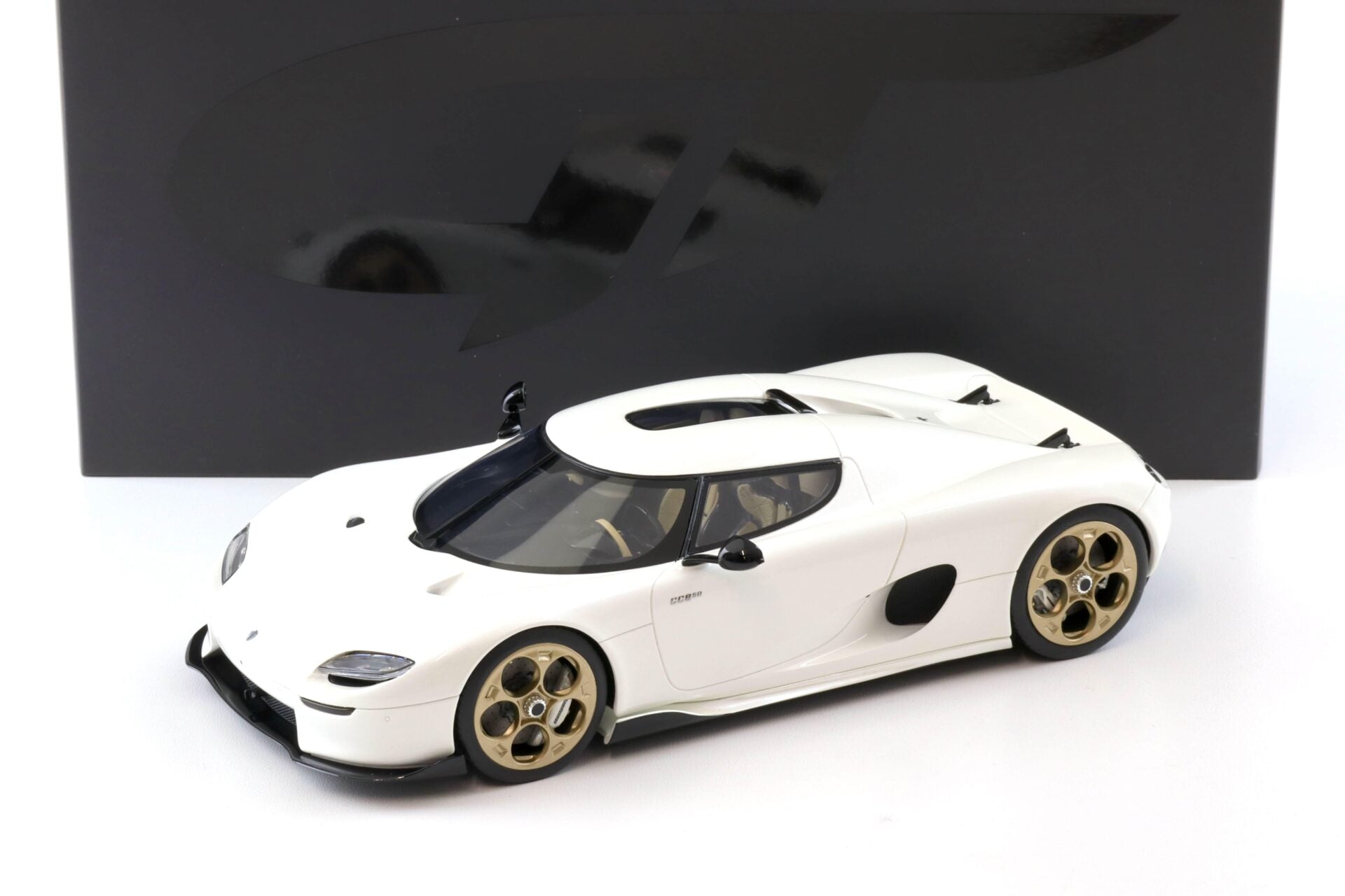 GT SPIRIT-2024 KOENIGSEGG CC850 CRYSTAL WHITE