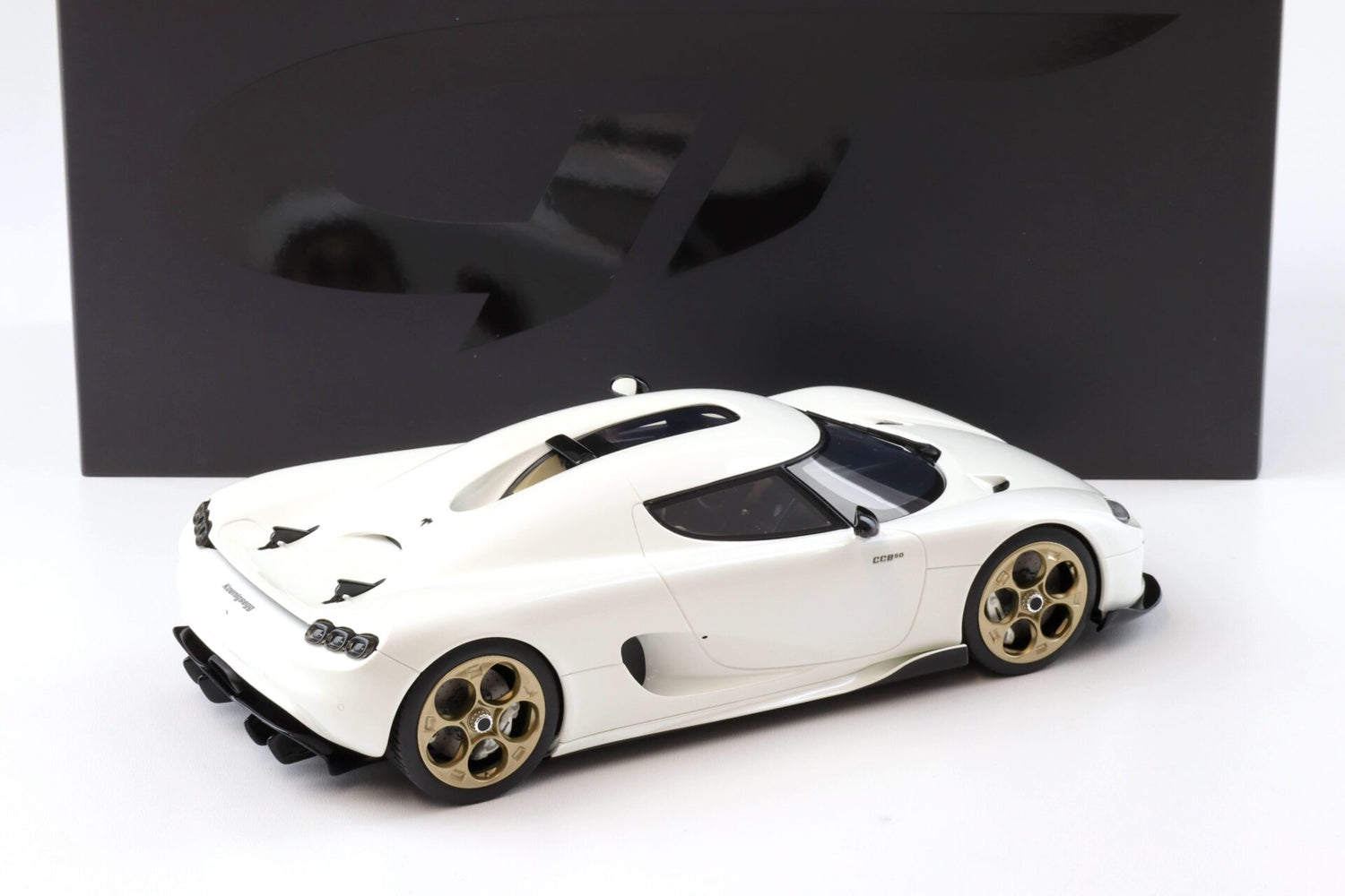 GT SPIRIT-2024 KOENIGSEGG CC850 CRYSTAL WHITE