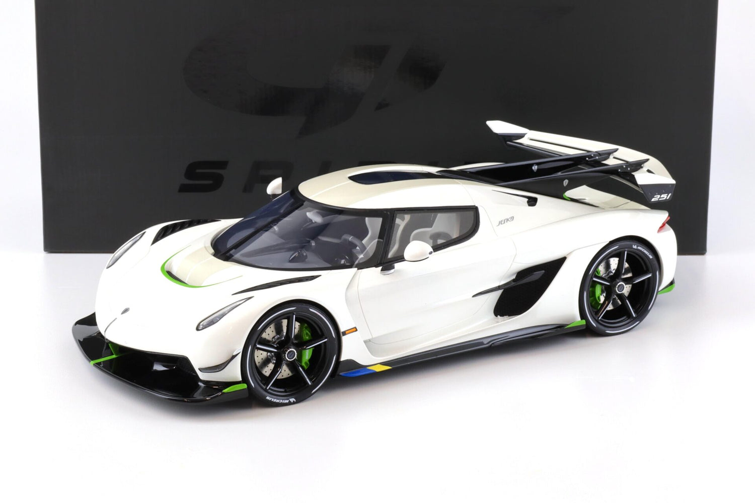 GT SPIRIT (1:12)-2019 KOENIGSEGG JESKO CRYSTAL