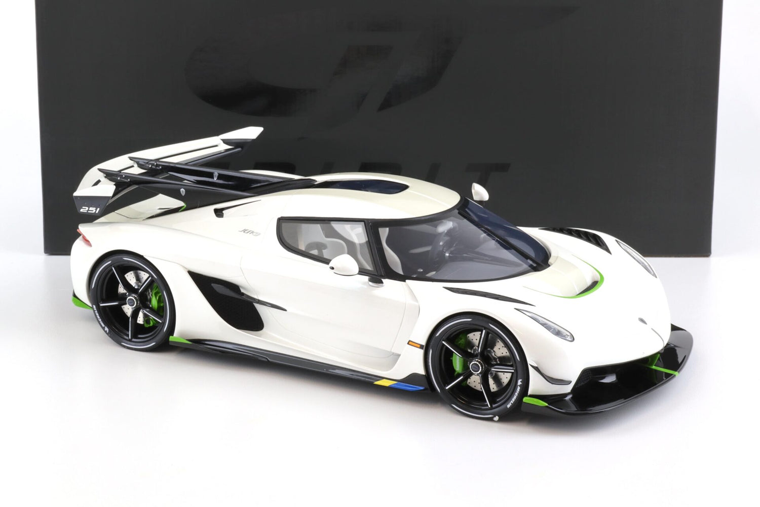 GT SPIRIT (1:12)-2019 KOENIGSEGG JESKO CRYSTAL