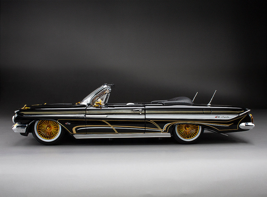 (BLACK-NOIR) 1961 Chevrolet Impala Open Convertilbe Lowrider (with movable suspension)