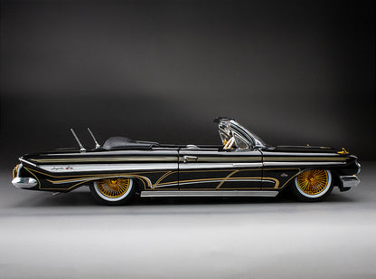 (BLACK-NOIR) 1961 Chevrolet Impala Open Convertilbe Lowrider (with movable suspension)