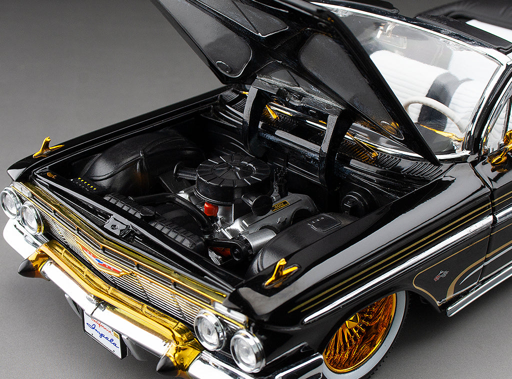 (BLACK-NOIR) 1961 Chevrolet Impala Open Convertilbe Lowrider (with movable suspension)