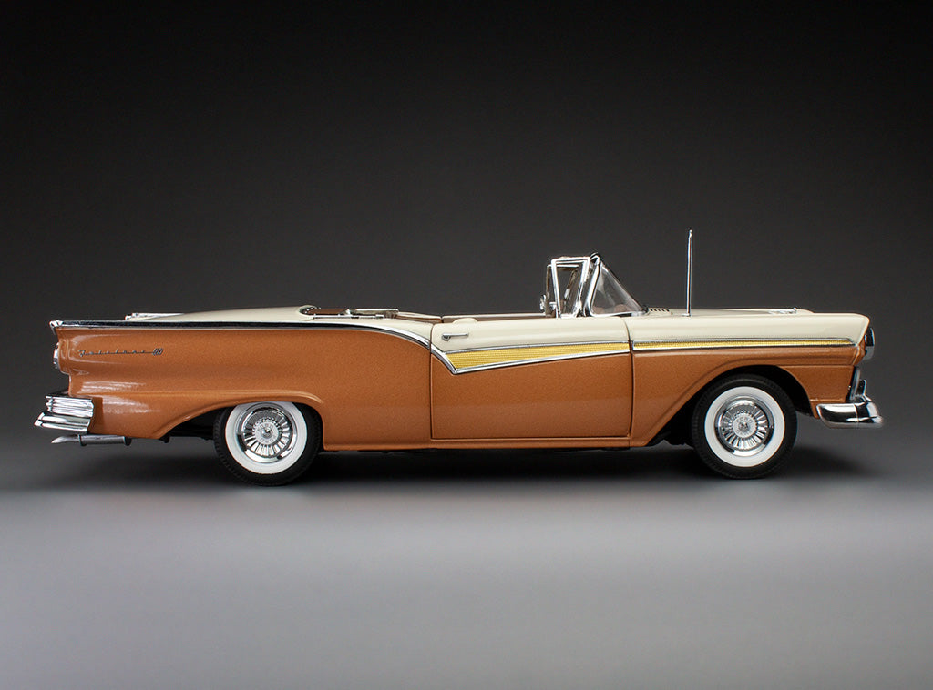 1957 Ford Fairlane 500 Skyliner – Bronze / Colonial White (SS1349)