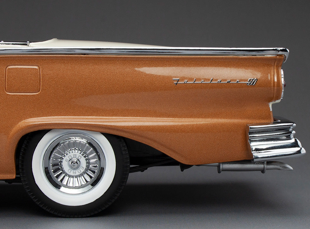 1957 Ford Fairlane 500 Skyliner – Bronze / Colonial White (SS1349)
