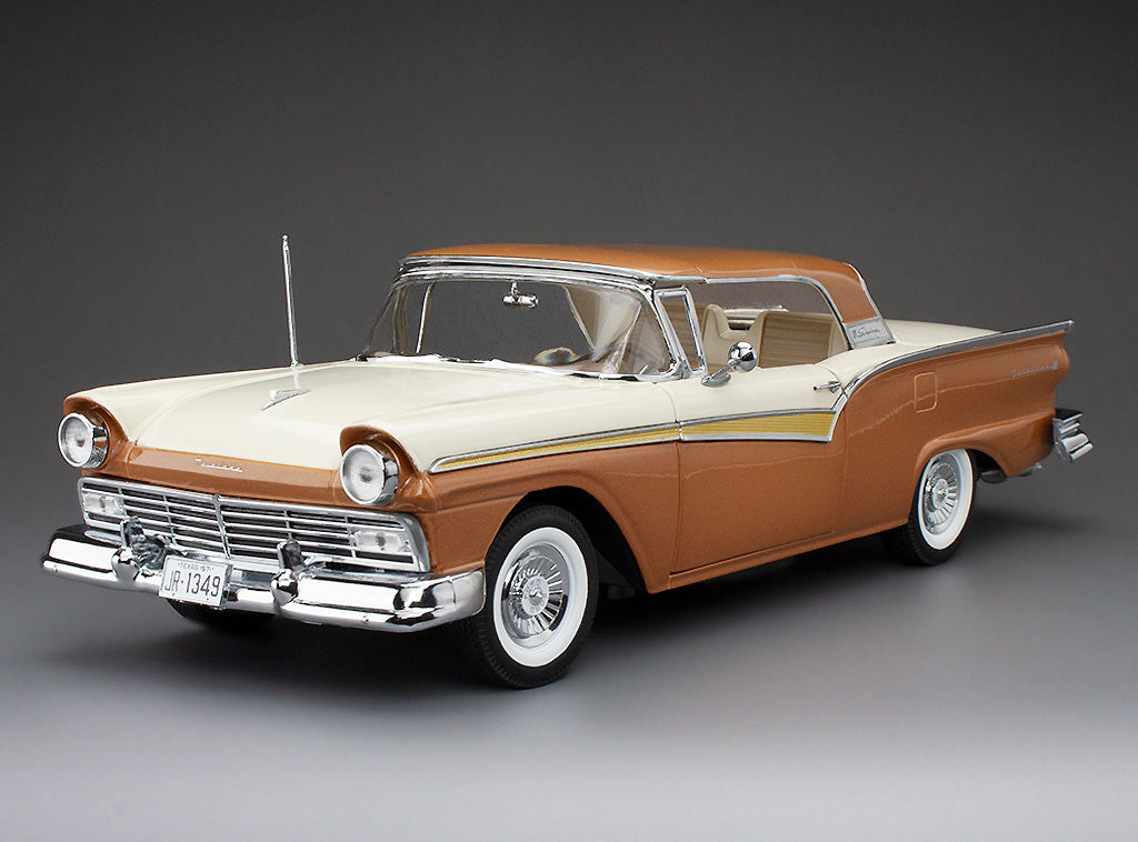 1957 Ford Fairlane 500 Skyliner – Bronze / Colonial White (SS1349)