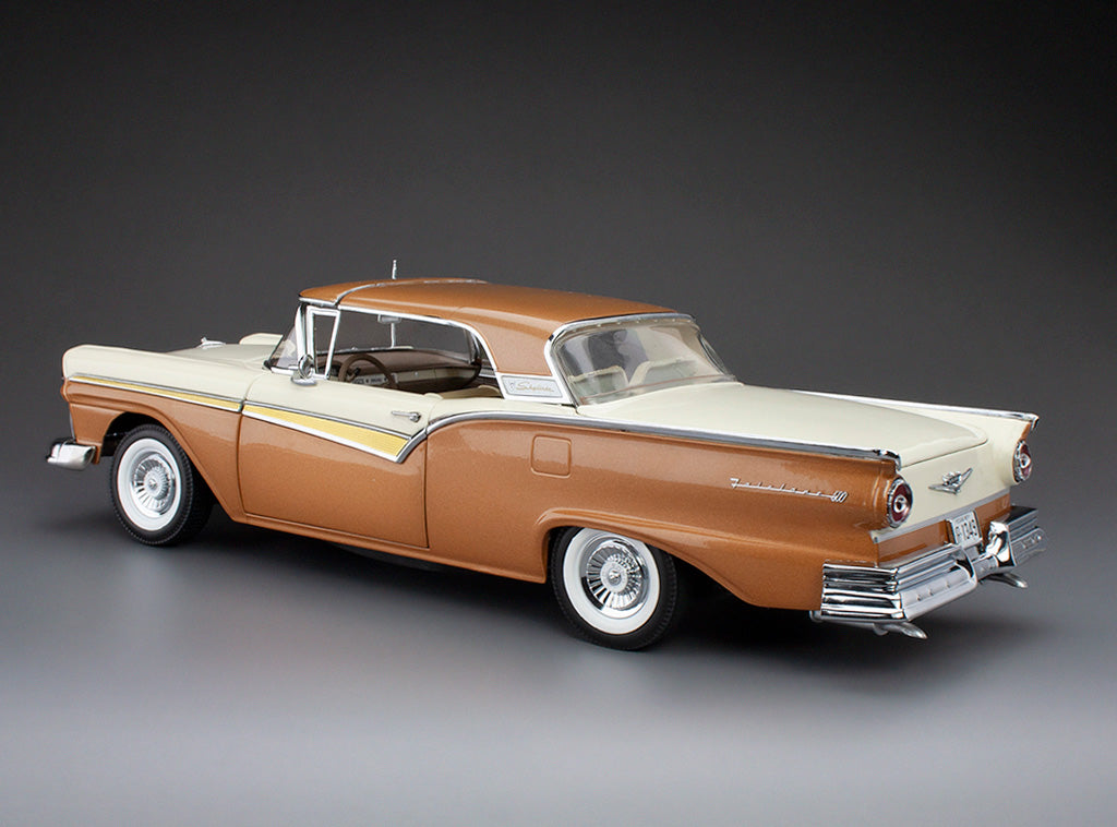 1957 Ford Fairlane 500 Skyliner – Bronze / Colonial White (SS1349)