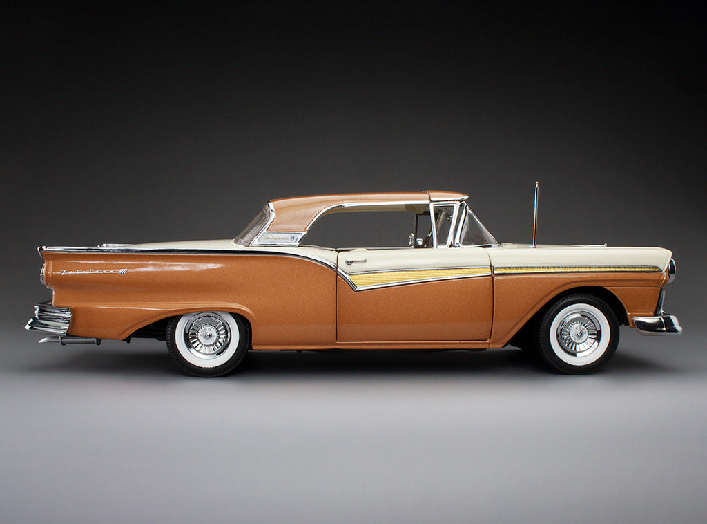 1957 Ford Fairlane 500 Skyliner – Bronze / Colonial White (SS1349)