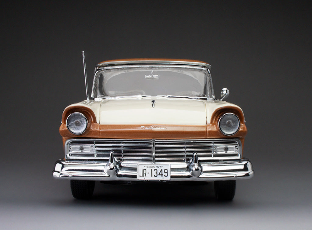 1957 Ford Fairlane 500 Skyliner – Bronze / Colonial White (SS1349)