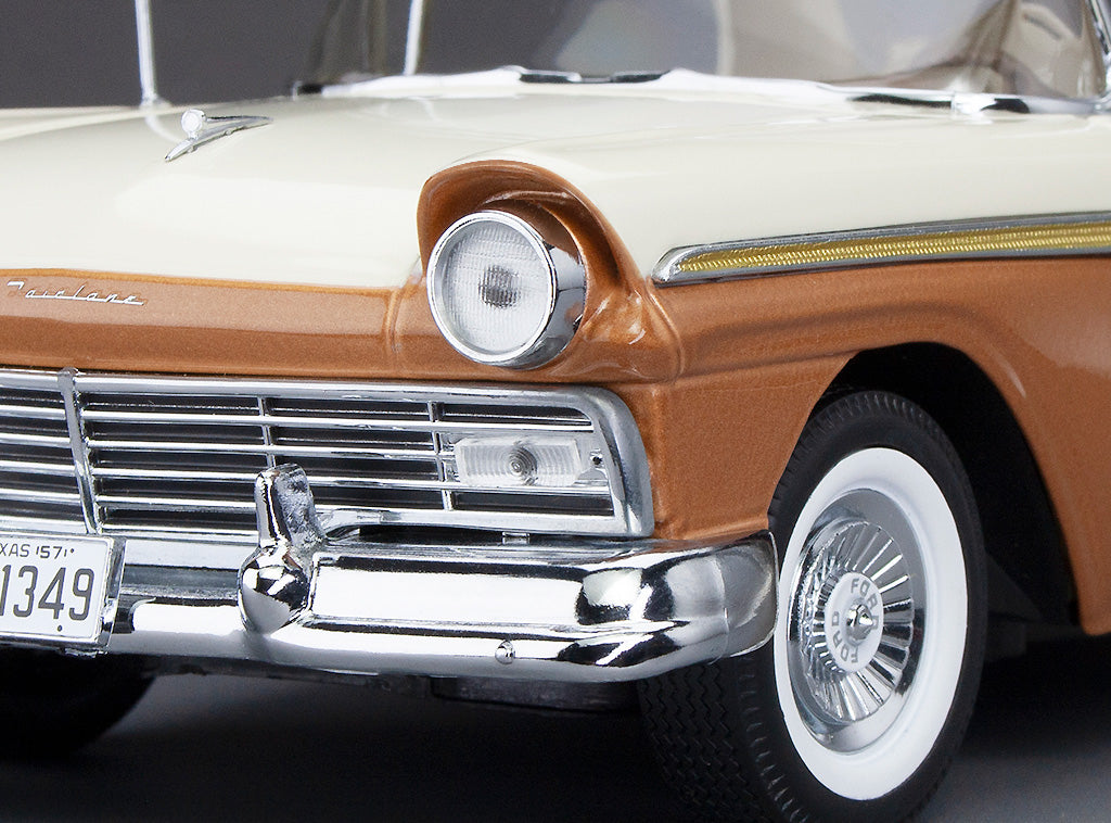 1957 Ford Fairlane 500 Skyliner – Bronze / Colonial White (SS1349)