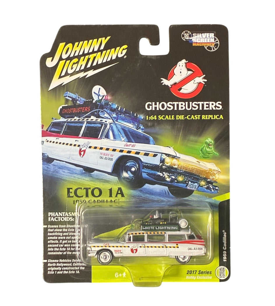 CHASE CAR – Cadillac 1959 Ecto-1A – Ghostbusters – Silver Screen Machines – White Lightning – Johnny Lightning Hobby Exclusive 1:64 – JLSS004-CHASE