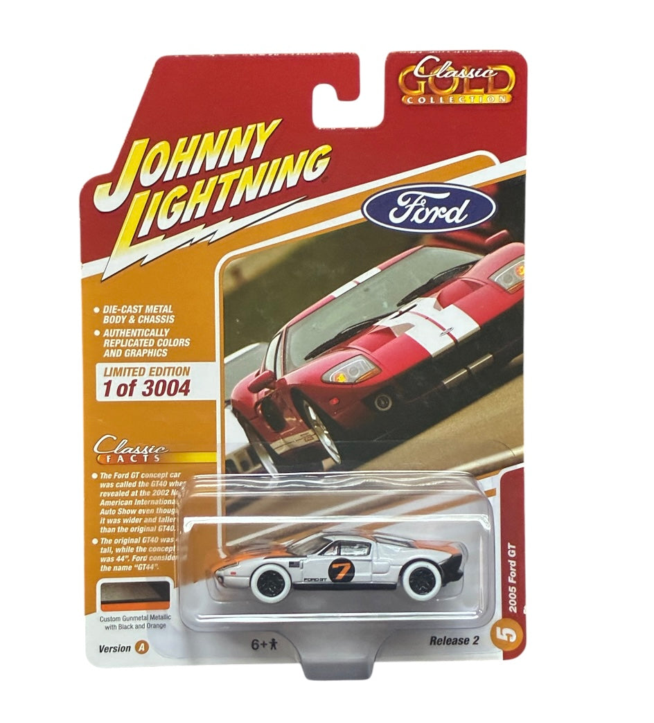 CHASE CAR – 2005 Ford GT – Classic Gold Release 2 Version A – Johnny Lightning 1:64 – JLCG032-2A-5-CHASE