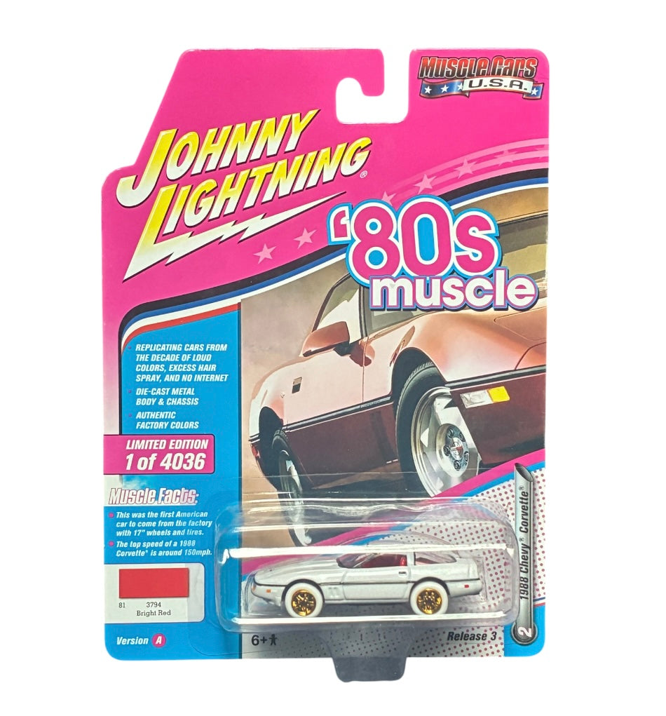 CHASE CAR – Johnny Lightning – 1988 Chevrolet Corvette – Muscle Cars U.S.A. ’80s Muscle Release 3 Version A – 1:64 – JLMC014-3A-2-CHASE