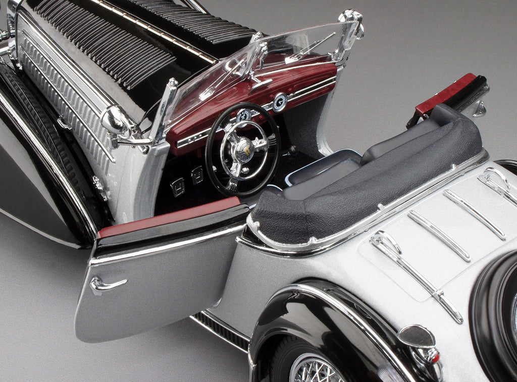 1939 Horch 855 Roadster - Black / Silver