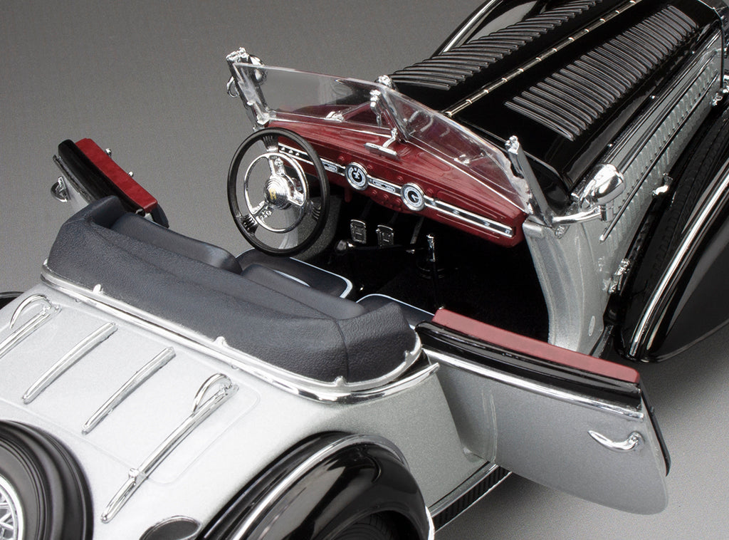 1939 Horch 855 Roadster - Black / Silver