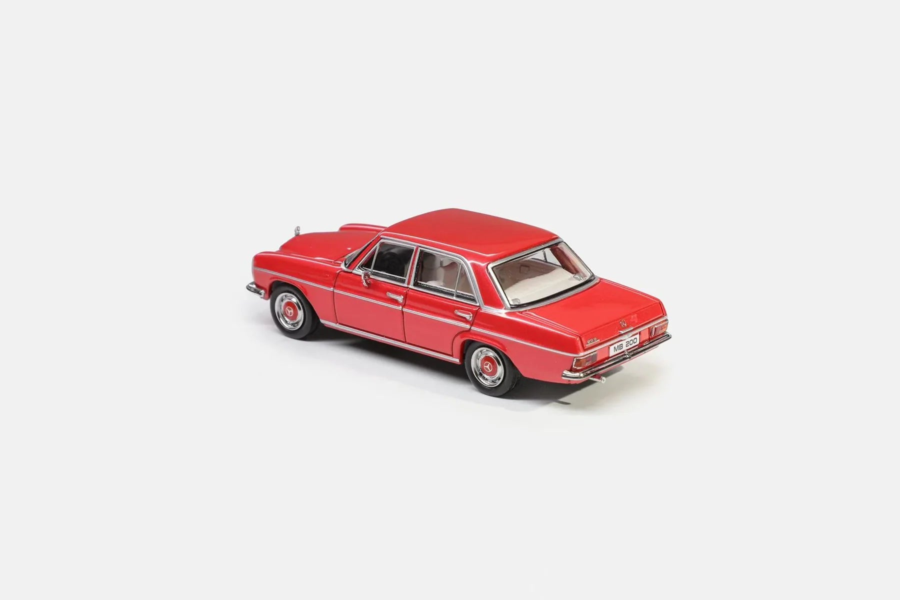 Maxwell Model 1:64-Mercedes-Benz 200 W114-Pearl Red MW640030