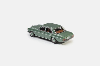 Maxwell Model 1:64-Mercedes-Benz 200 W114-Green MW640031